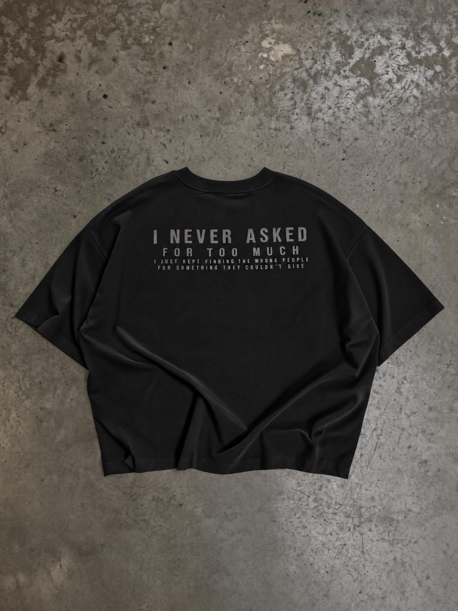 LOVE ME X MOONAERA TEE - Black
